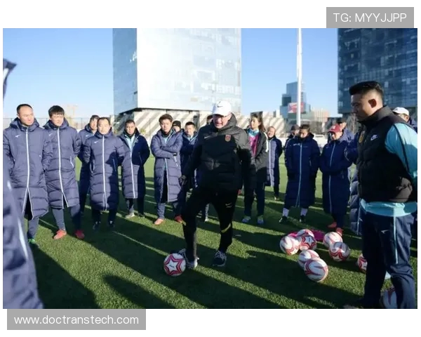 直播吧消息前足协技术总监克瑞斯抵达北京或将出任国足选帅顾问 直播吧消息前足协技术总监克瑞斯抵达北京或将出任国足选帅顾问